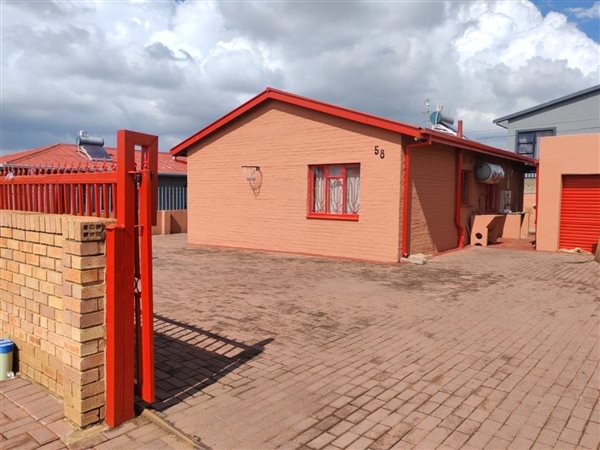 3 Bedroom House 3 Bedroom House