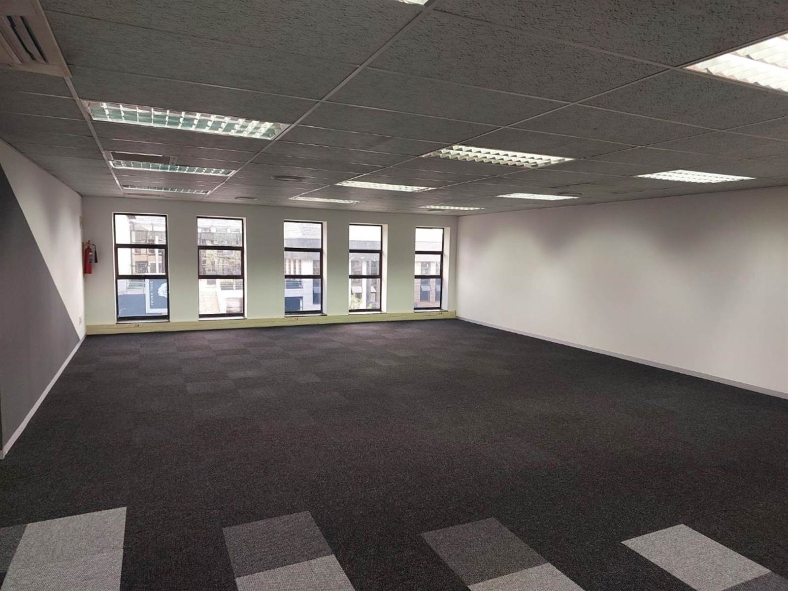 277  m² Commercial space in Hurlingham photo number 1
