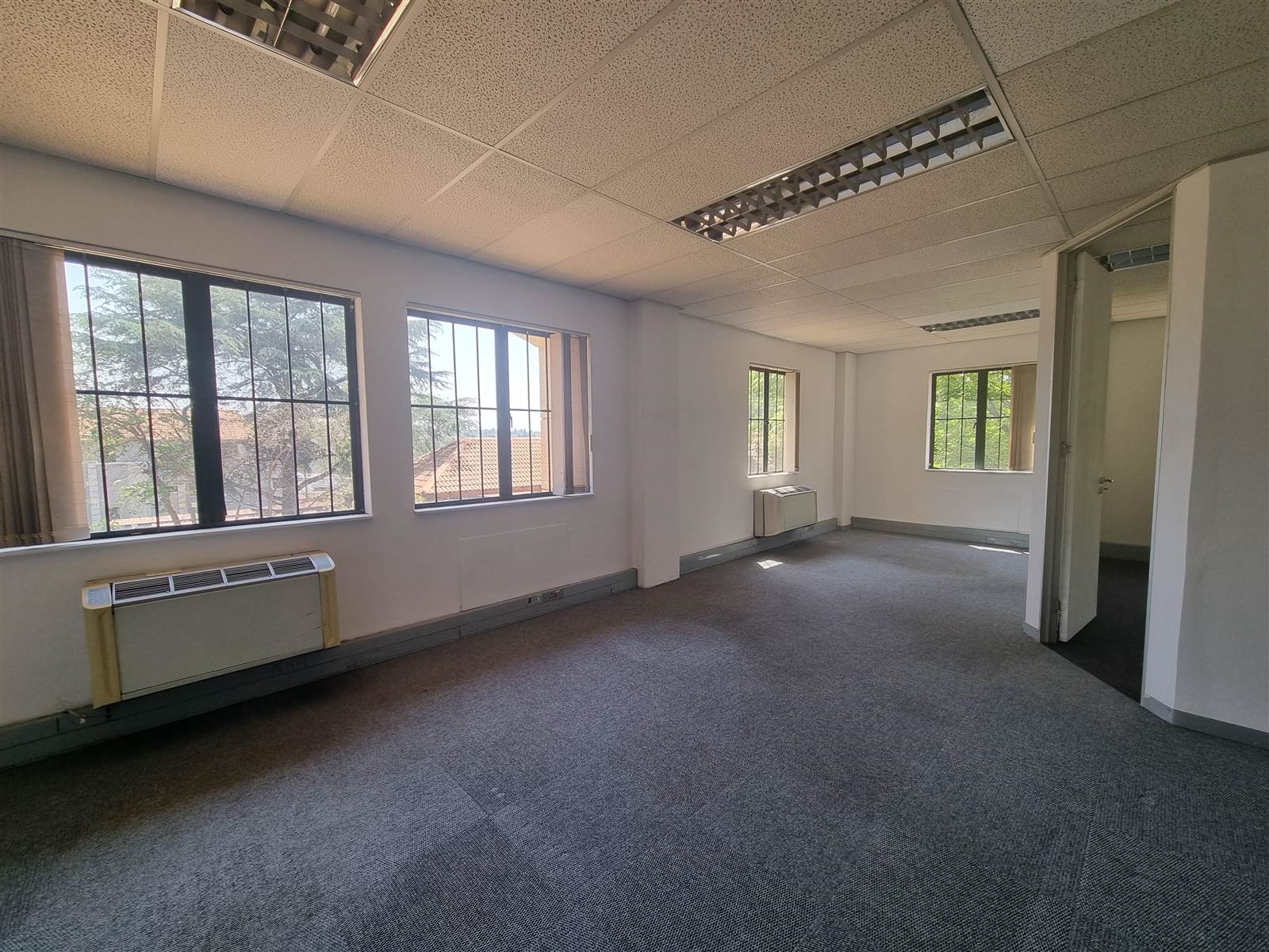 2139  m² Commercial space in Rivonia photo number 11