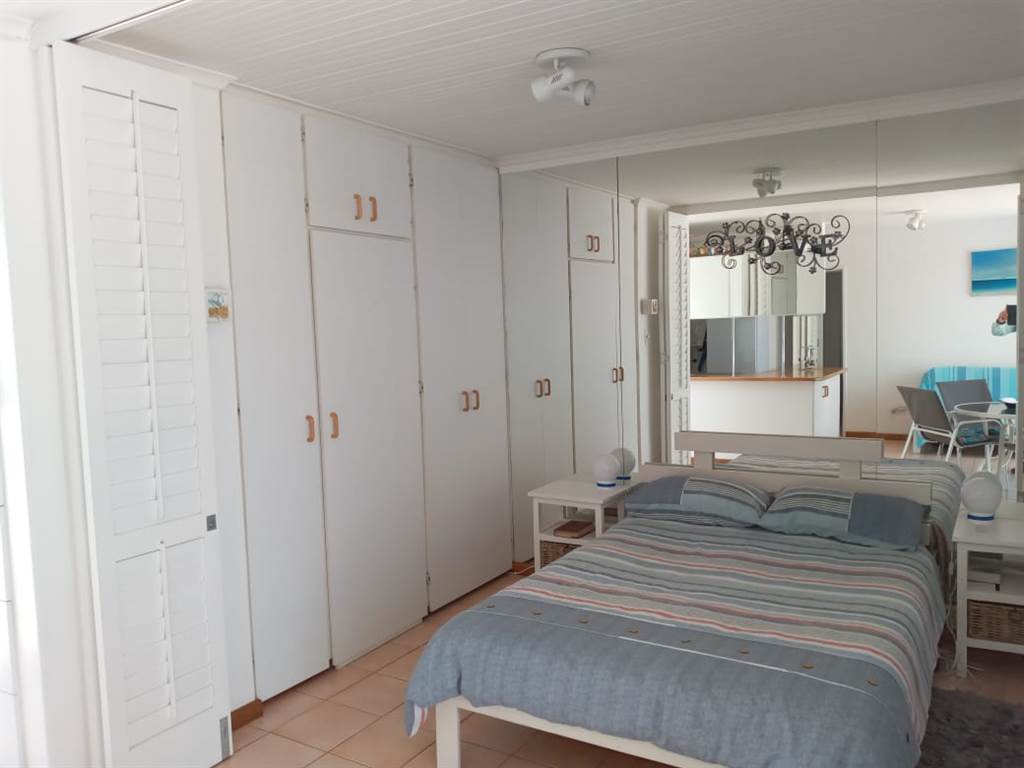 2 Bed Apartment in Velddrif photo number 7