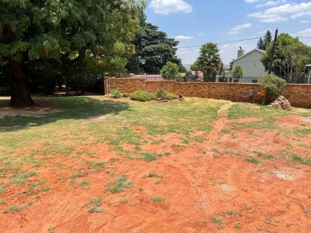 1000 m² Land available in Bedfordview photo number 1