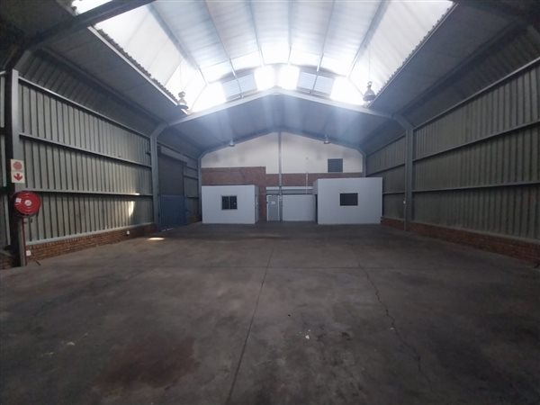 406  m² Industrial space