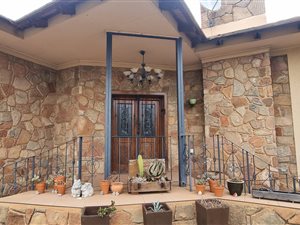 3 Bed House in Kameeldrift East
