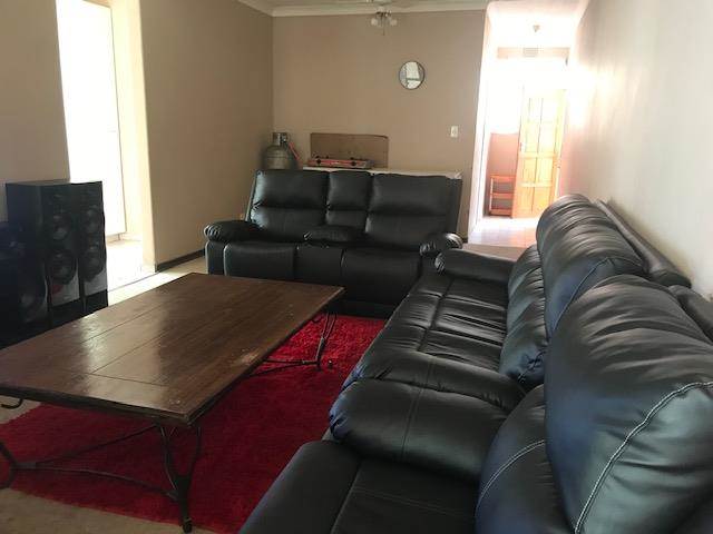 3 Bed Townhouse in Kempton Park Ext 4 photo number 5