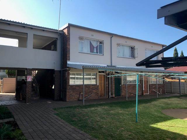 3 Bed Townhouse in Kempton Park Ext 4 photo number 3