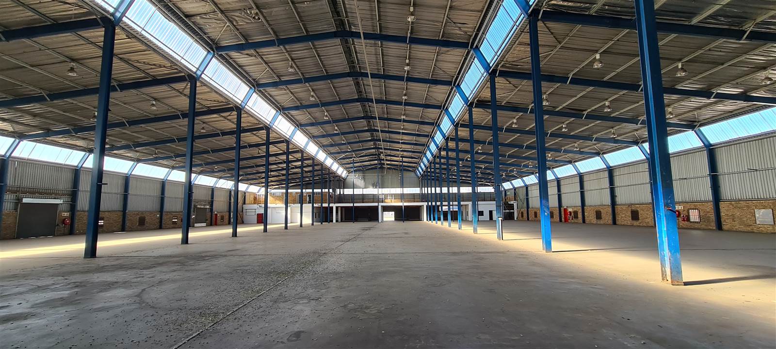 9000  m² Industrial space in Meadowdale photo number 3