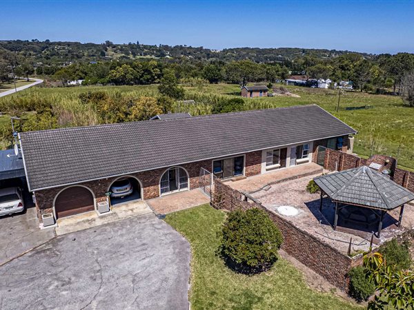 4 Bedroom House 4 Bedroom House