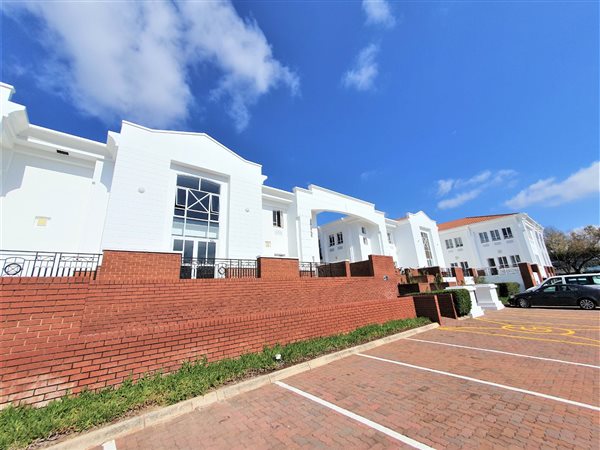 543  m² Office Space in Bryanston