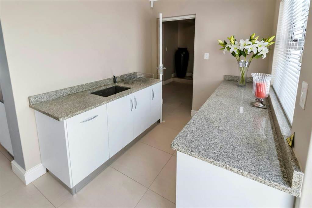 4 Bed House in Gordons Bay Central photo number 26
