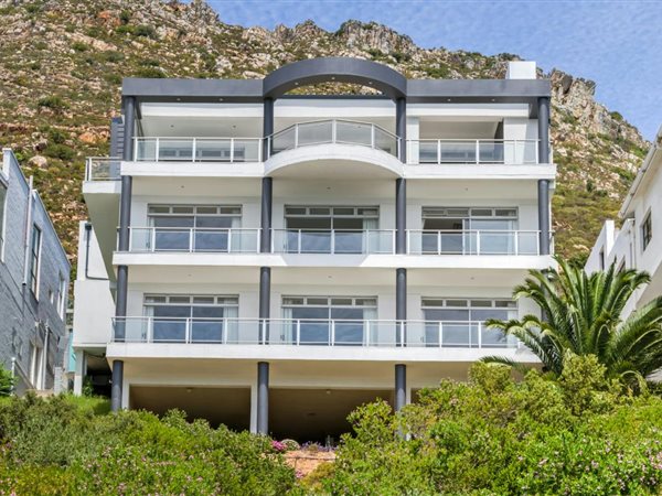4 Bed House in Gordons Bay Central