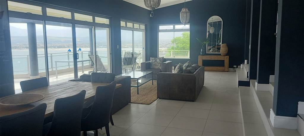 4 Bed House in Gordons Bay Central photo number 13