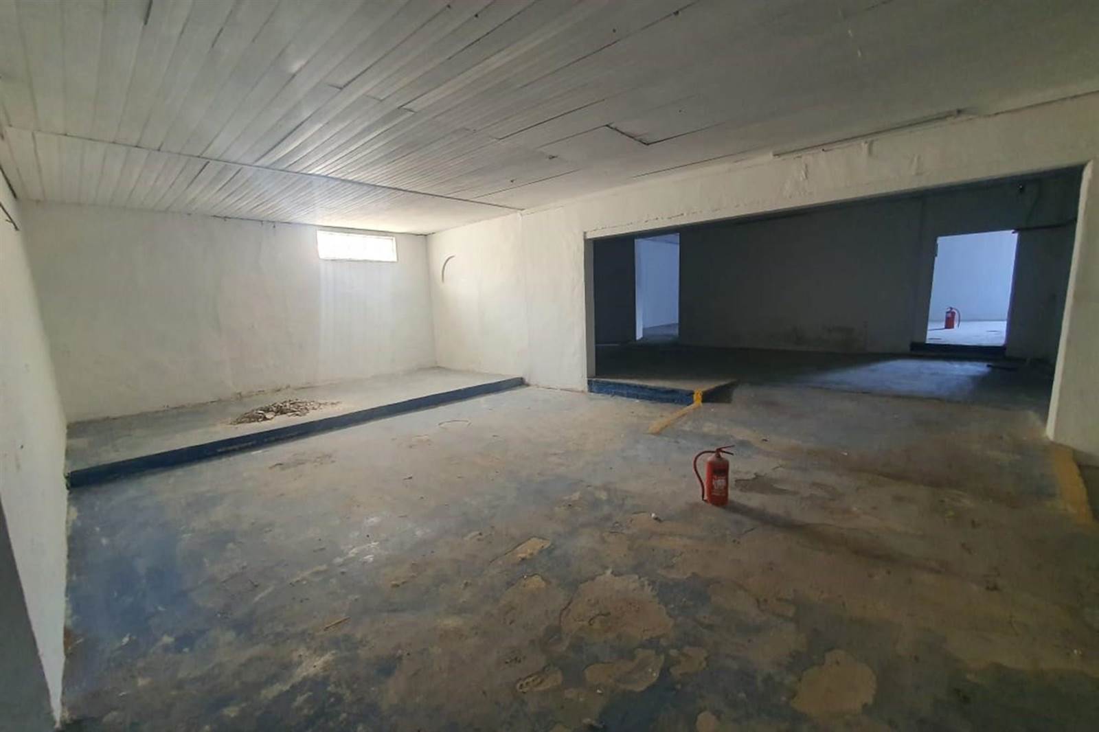 1606  m² Industrial space in Sidwell photo number 2