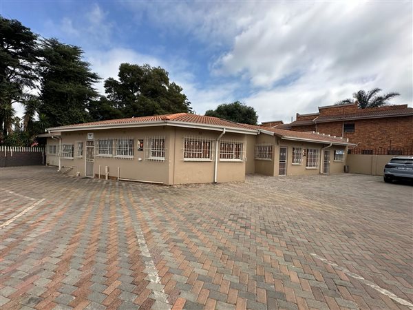 246  m² Commercial space