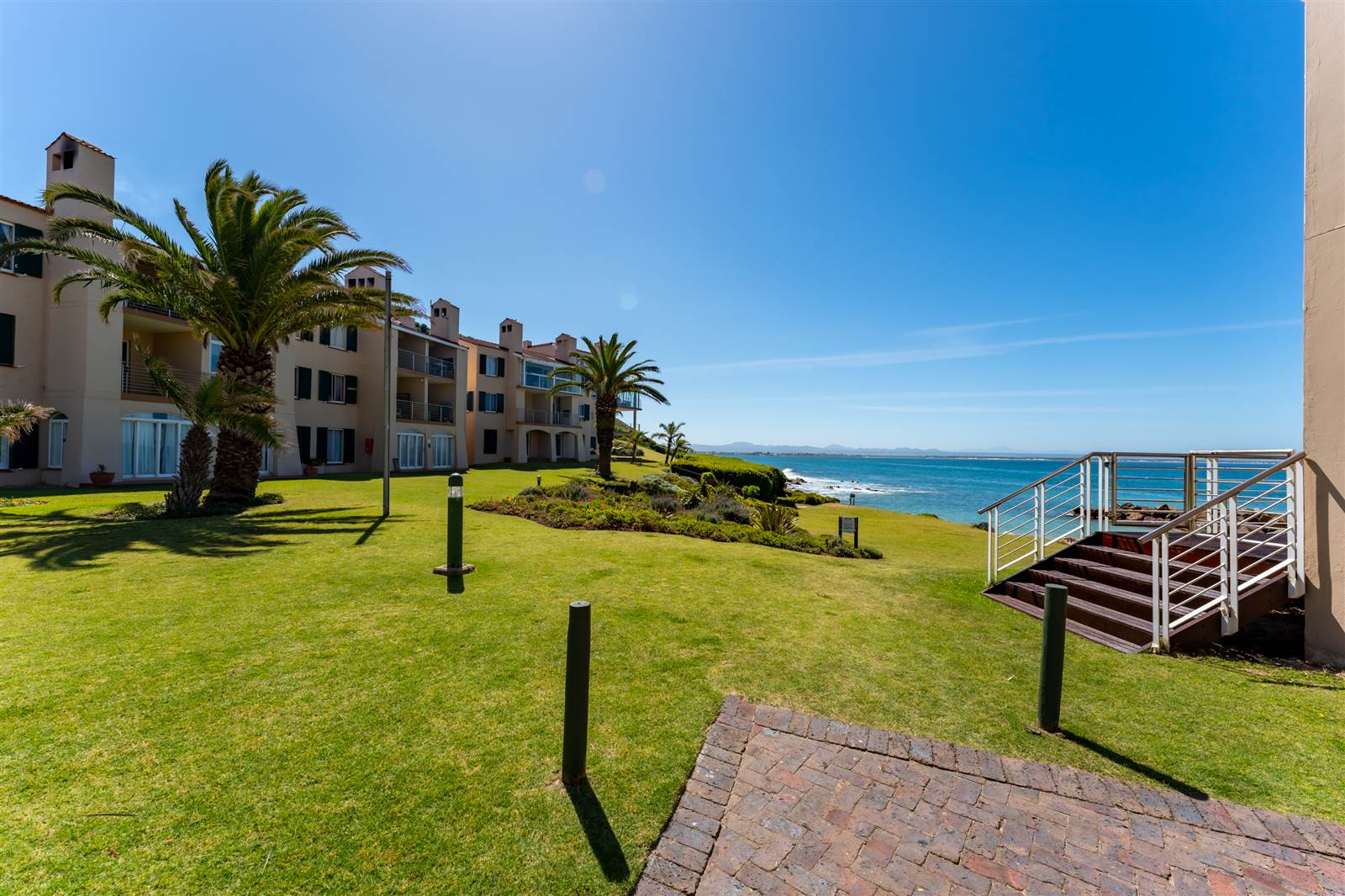 2 Bed Apartment in St Francis Bay photo number 5