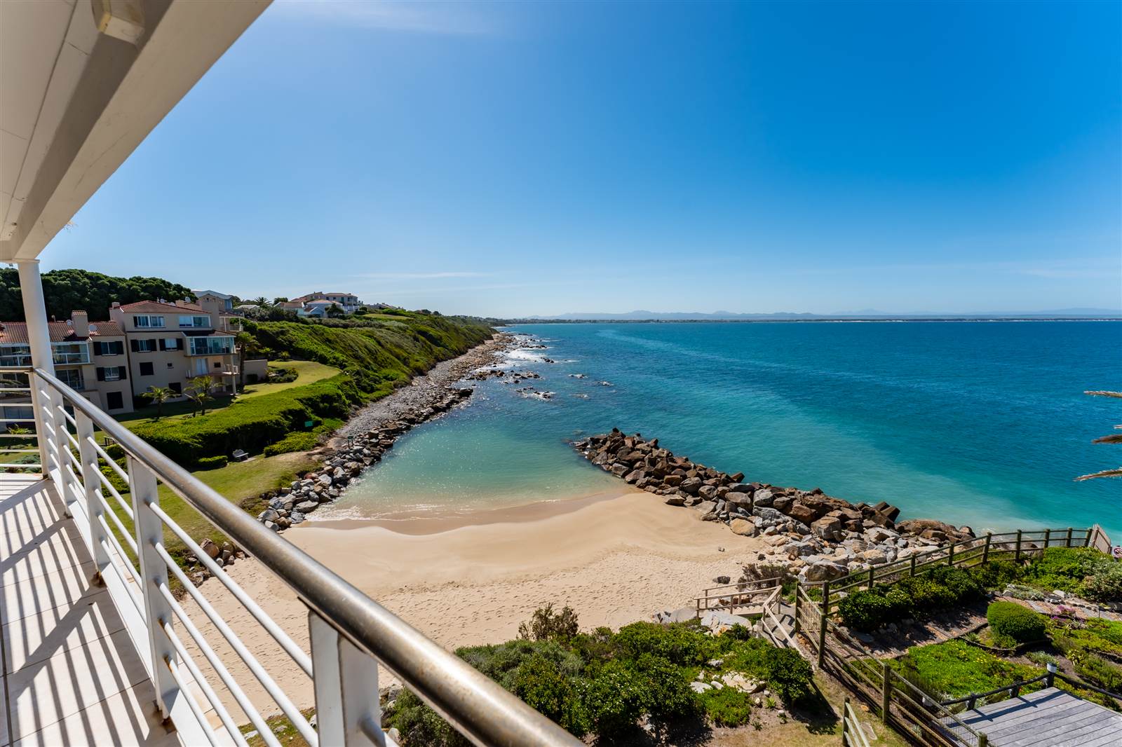 2 Bed Apartment in St Francis Bay photo number 9
