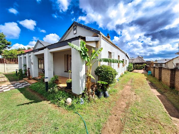 5 Bedroom House 5 Bedroom House