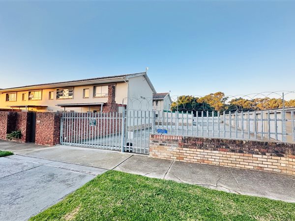 2 Bedroom Townhouse 2 Bedroom Townhouse