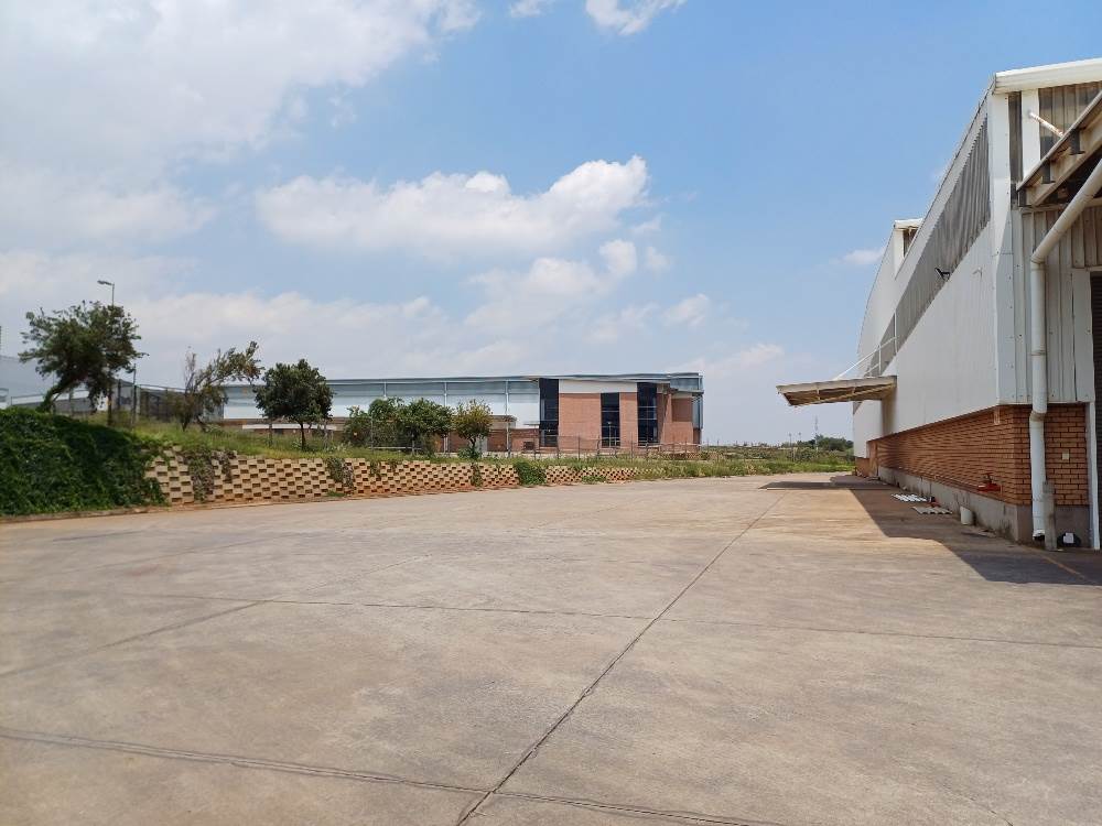 2700  m² Industrial space in Olifantsfontein photo number 12