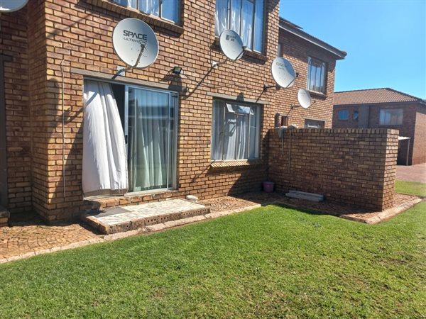 2 Bedroom Townhouse 2 Bedroom Townhouse