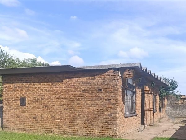 2 Bedroom House 2 Bedroom House