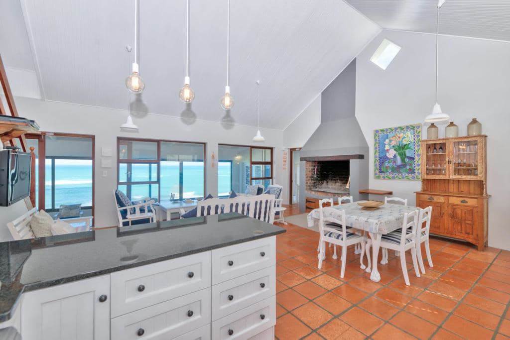 6 Bed House in Struisbaai photo number 5