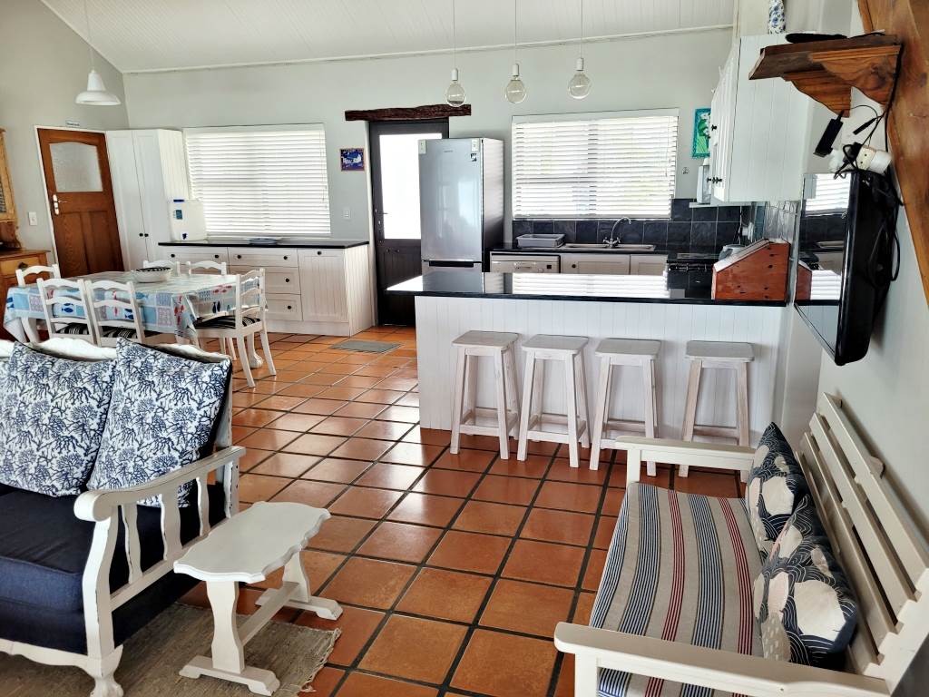 6 Bed House in Struisbaai photo number 22