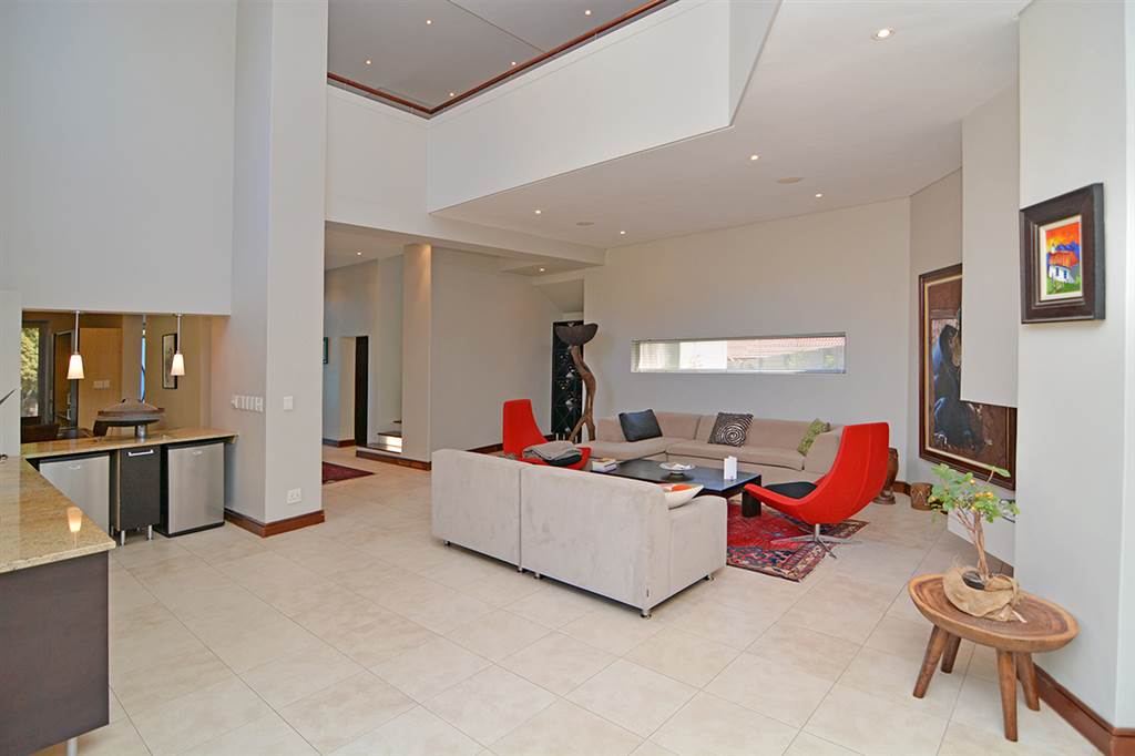 5 Bed House in Fourways Gardens photo number 5