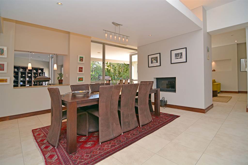 5 Bed House in Fourways Gardens photo number 8