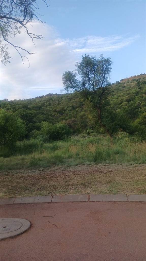 883 m² Land available in Broederstroom photo number 7
