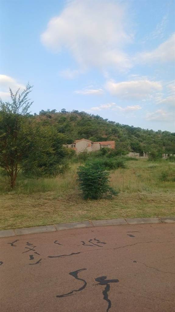 883 m² Land available in Broederstroom photo number 6