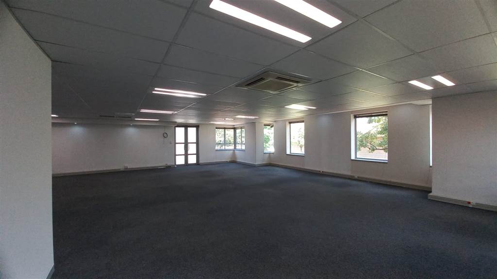 200  m² Commercial space in Faerie Glen photo number 9