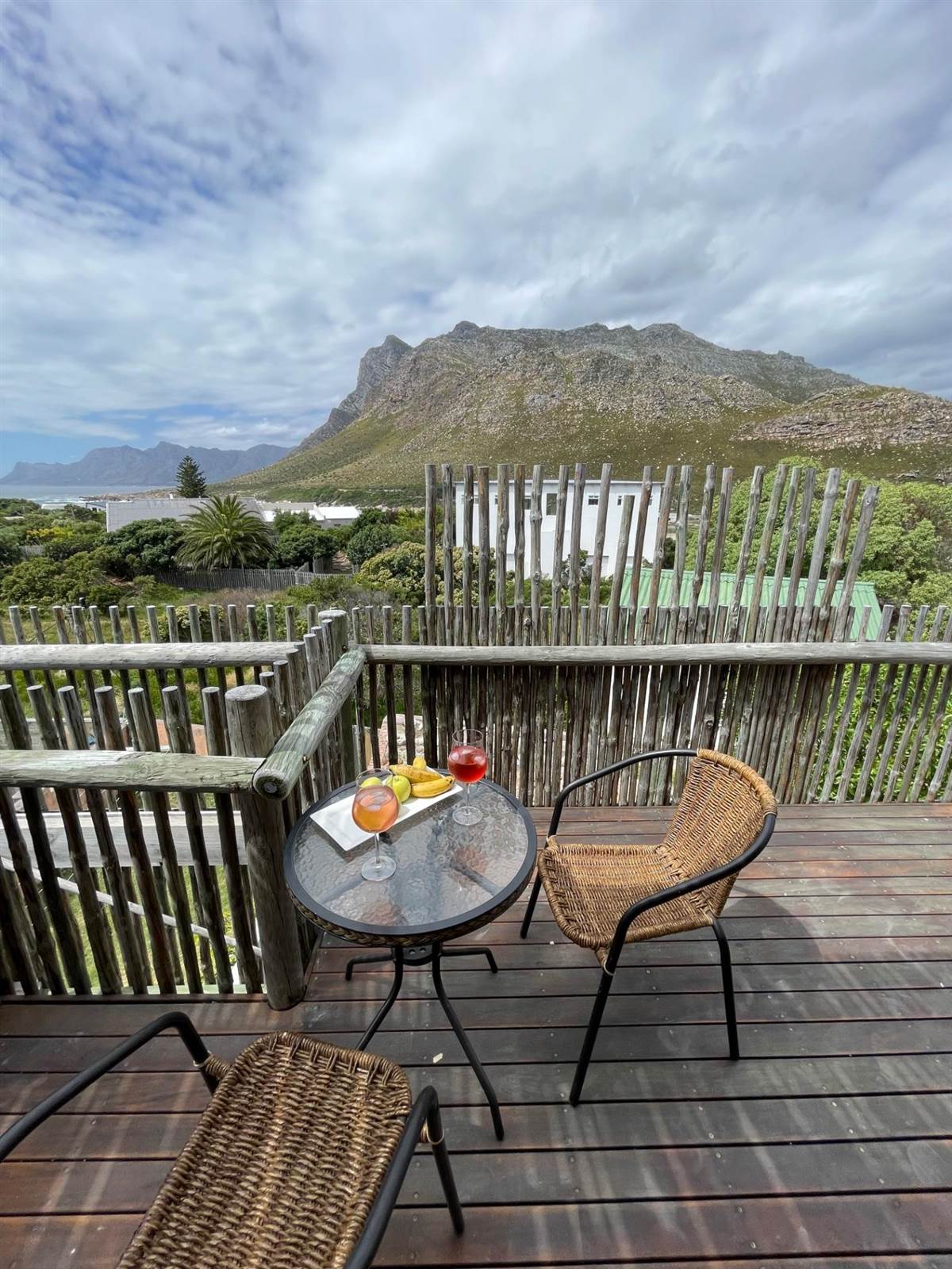 1 Bed Apartment in Pringle Bay photo number 1