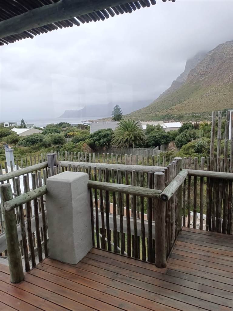 1 Bed Apartment in Pringle Bay photo number 12