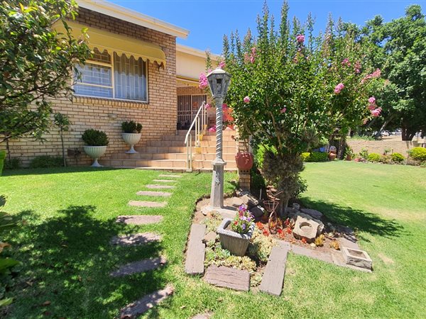 3 Bedroom Townhouse 3 Bedroom Townhouse