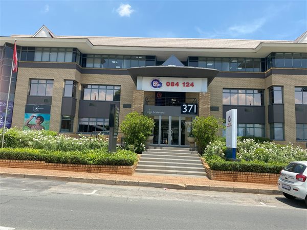 340  m² Commercial space