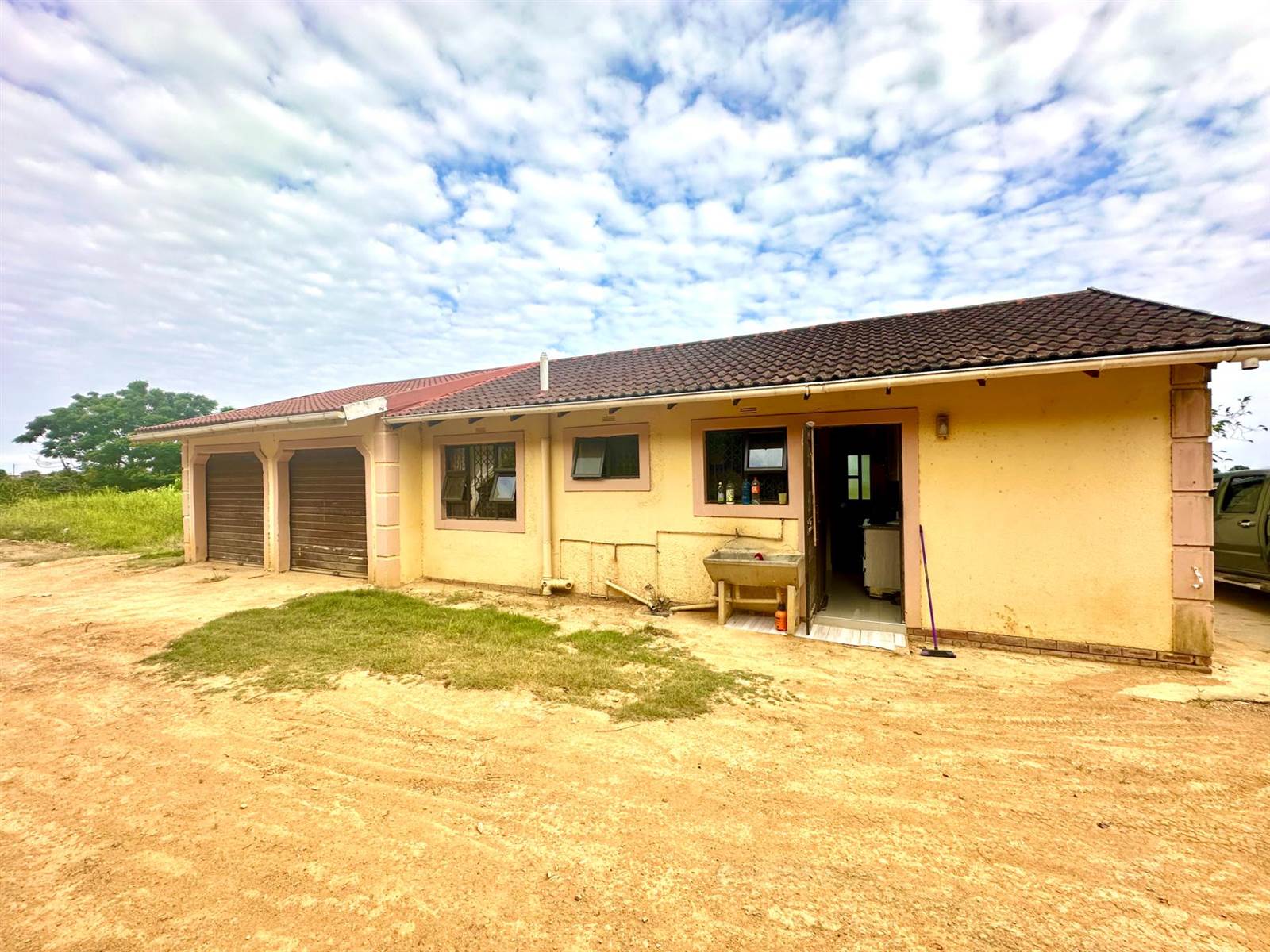 3 Bed House in Umlazi photo number 1