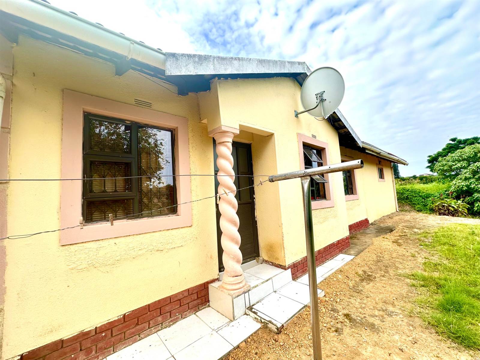 3 Bed House in Umlazi photo number 3