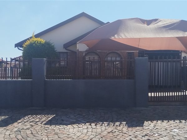 3 Bedroom House 3 Bedroom House
