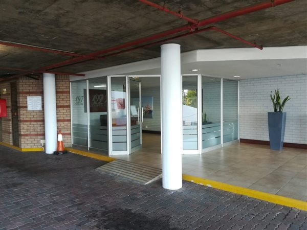 213  m² Commercial space