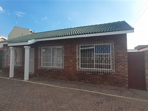 2 Bed Townhouse in Nigel Central