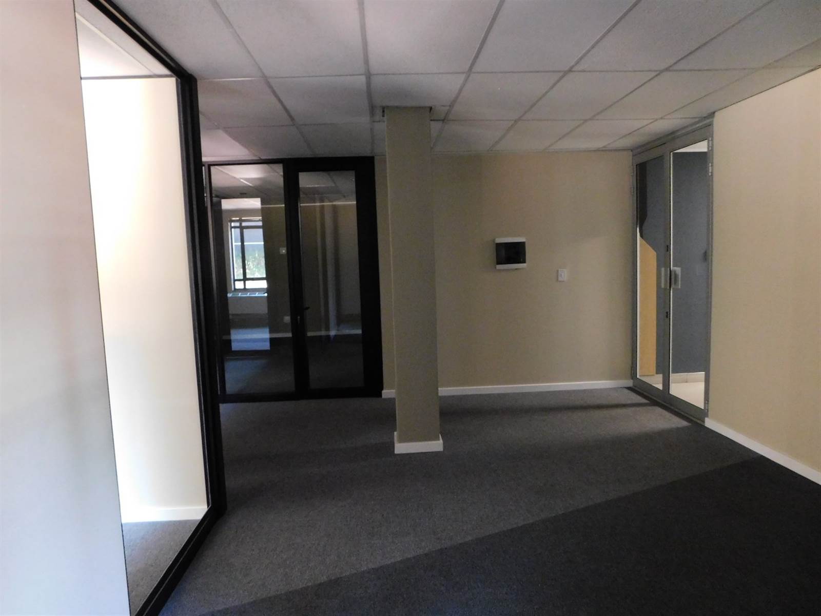 135  m² Office Space in Hyde Park photo number 6