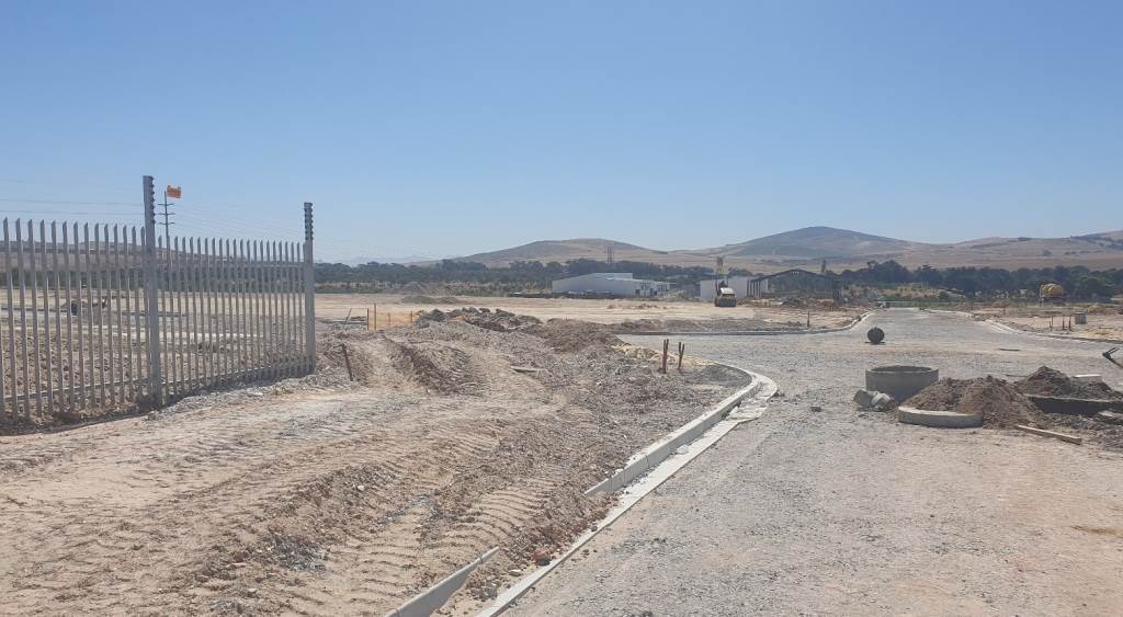 1651 m² Land available in Cape Farms photo number 2