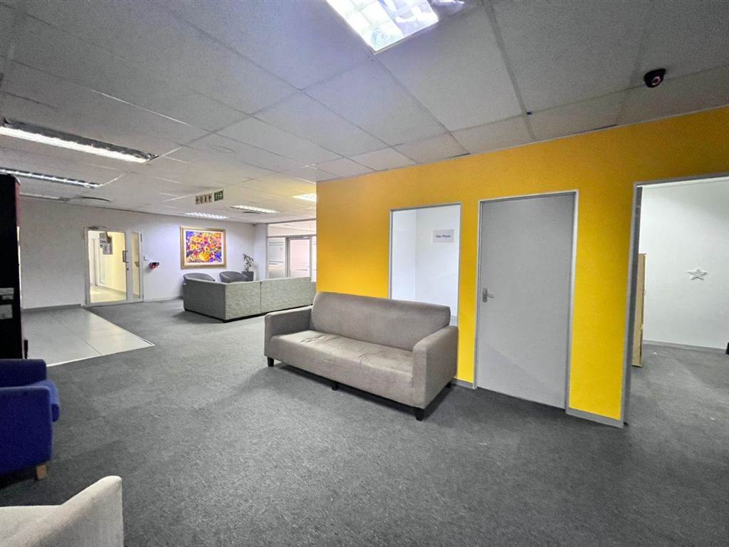 2953  m² Commercial space in Constantia Kloof photo number 21