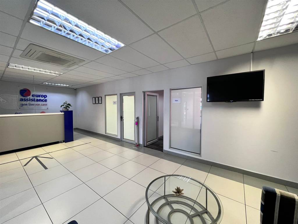 2953  m² Commercial space in Constantia Kloof photo number 27