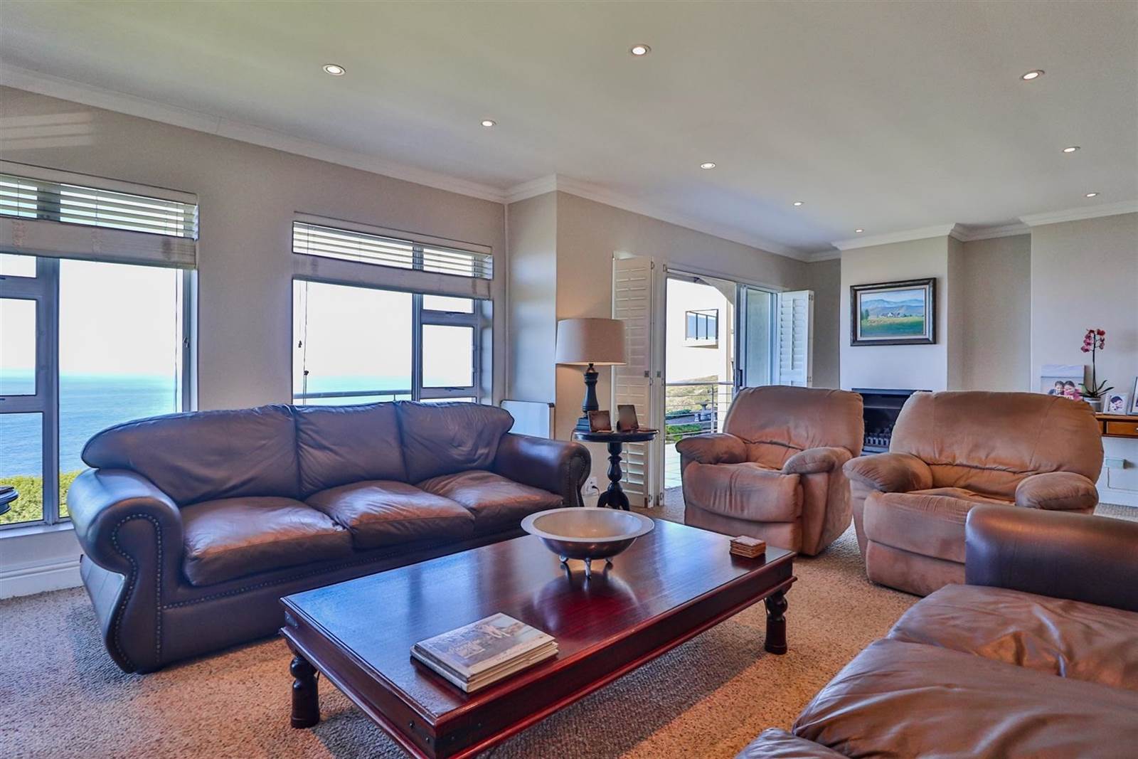 3 Bed House in Mossel Bay Golf Estate photo number 8