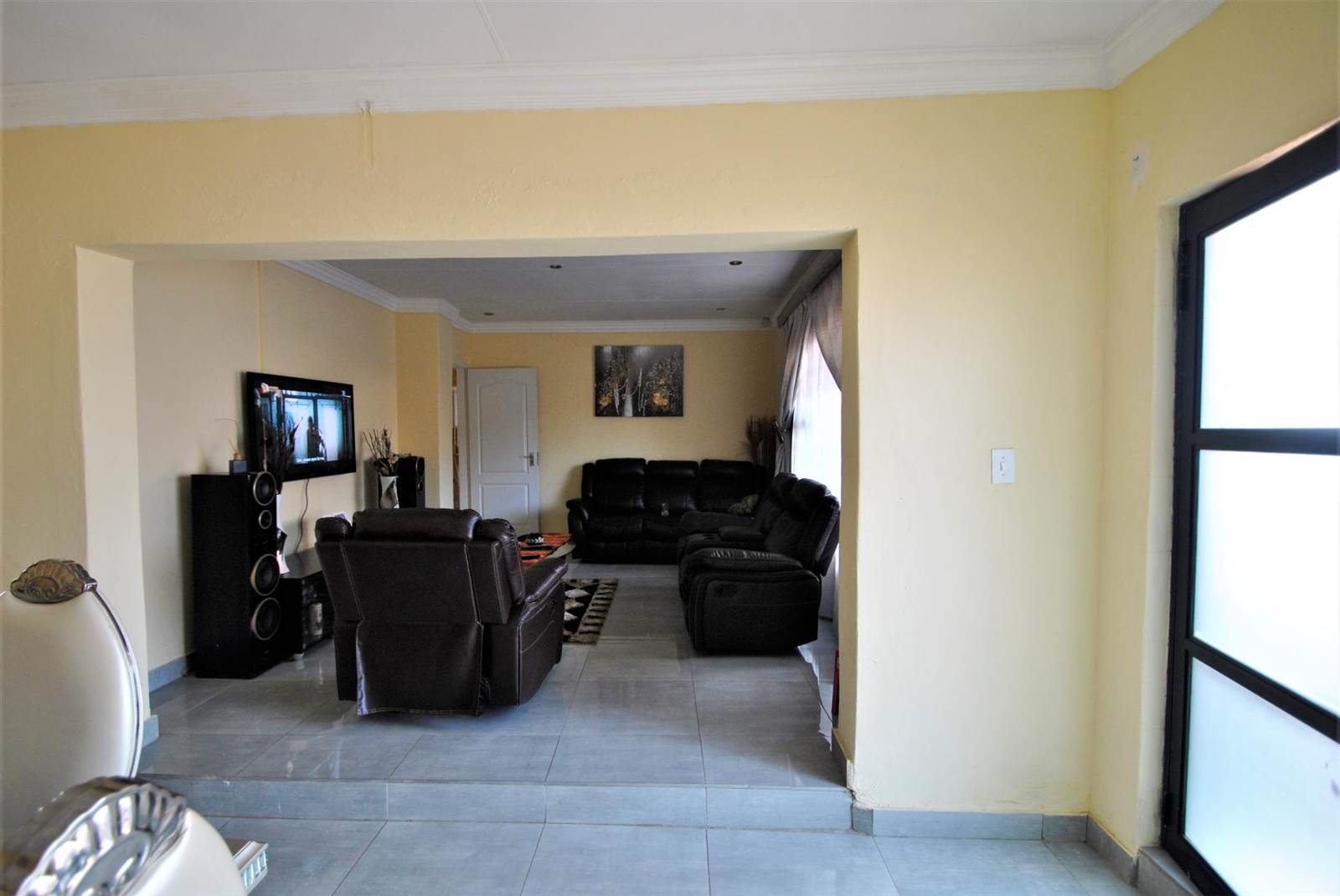 3 Bed House in Diepkloof photo number 5