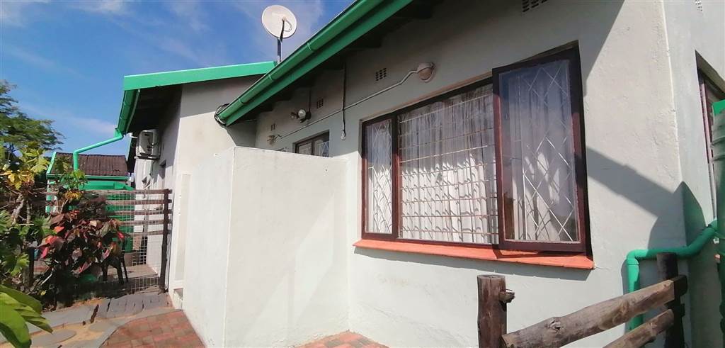 3 Bed House in Uvongo photo number 23