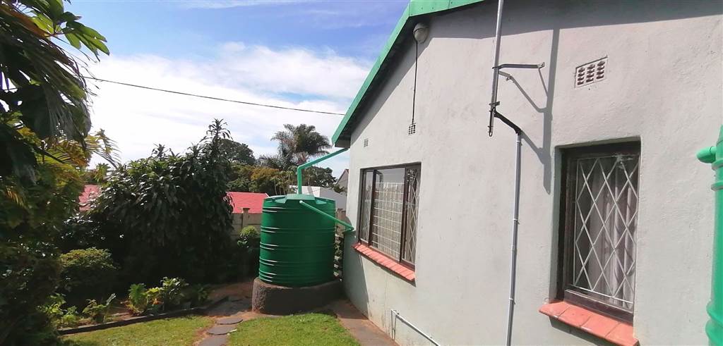 3 Bed House in Uvongo photo number 27