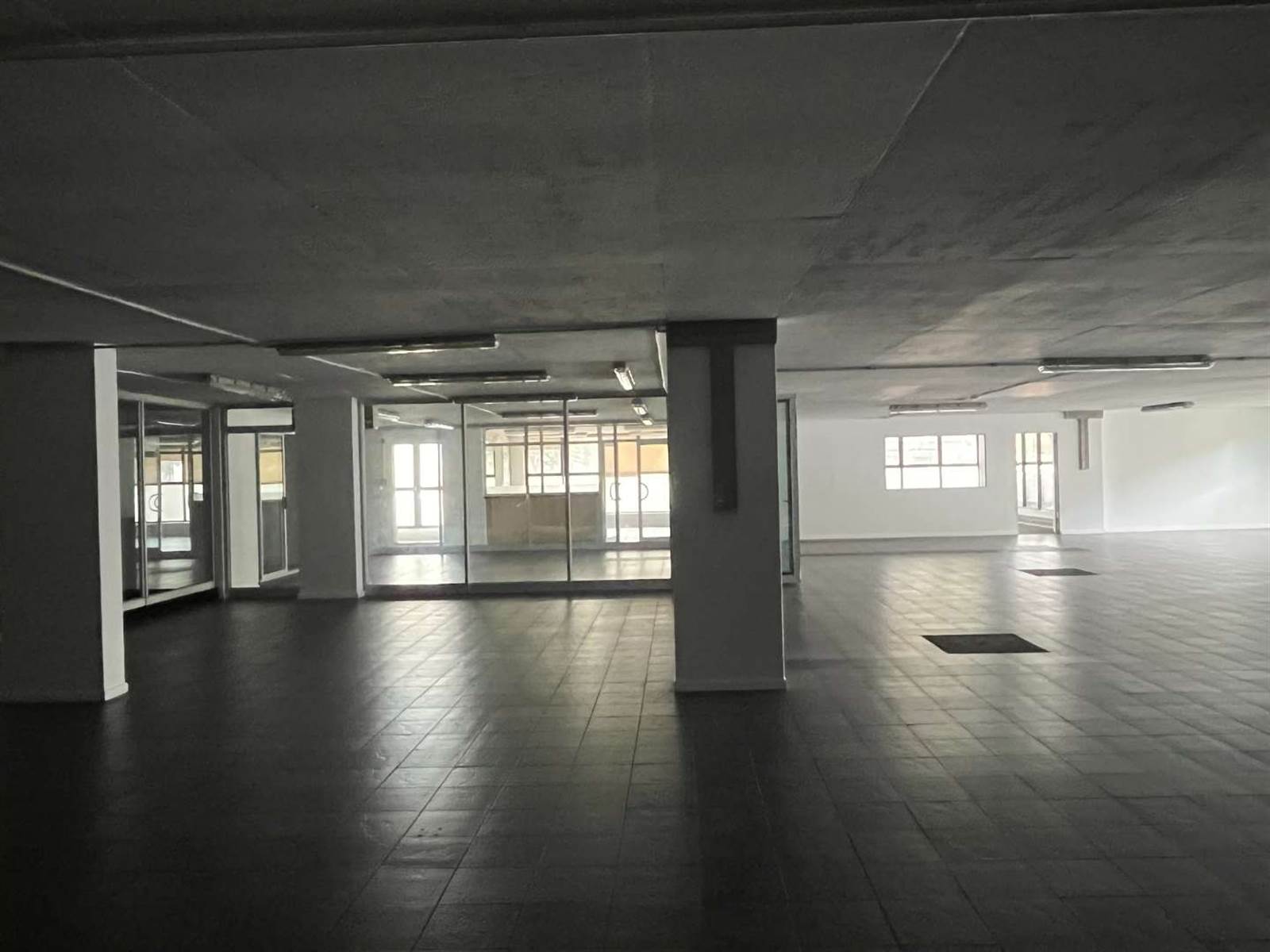 770  m² Office Space in Century City photo number 2