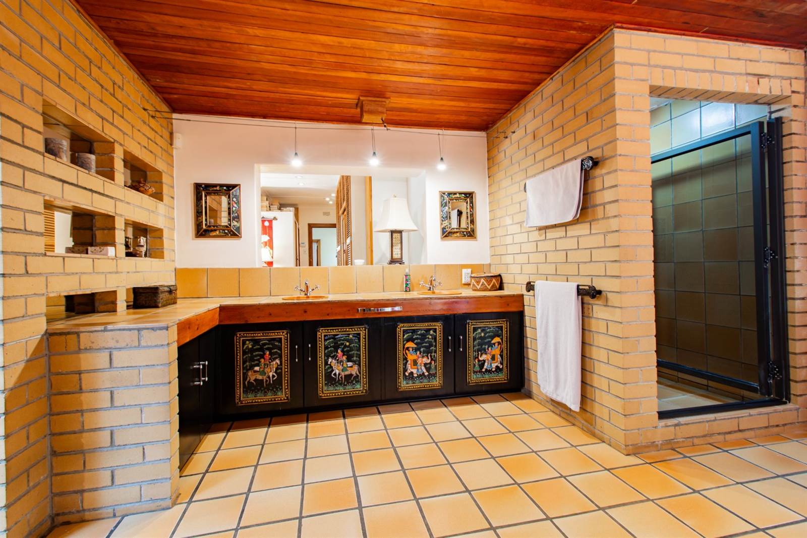4 Bed House in Parktown North photo number 23
